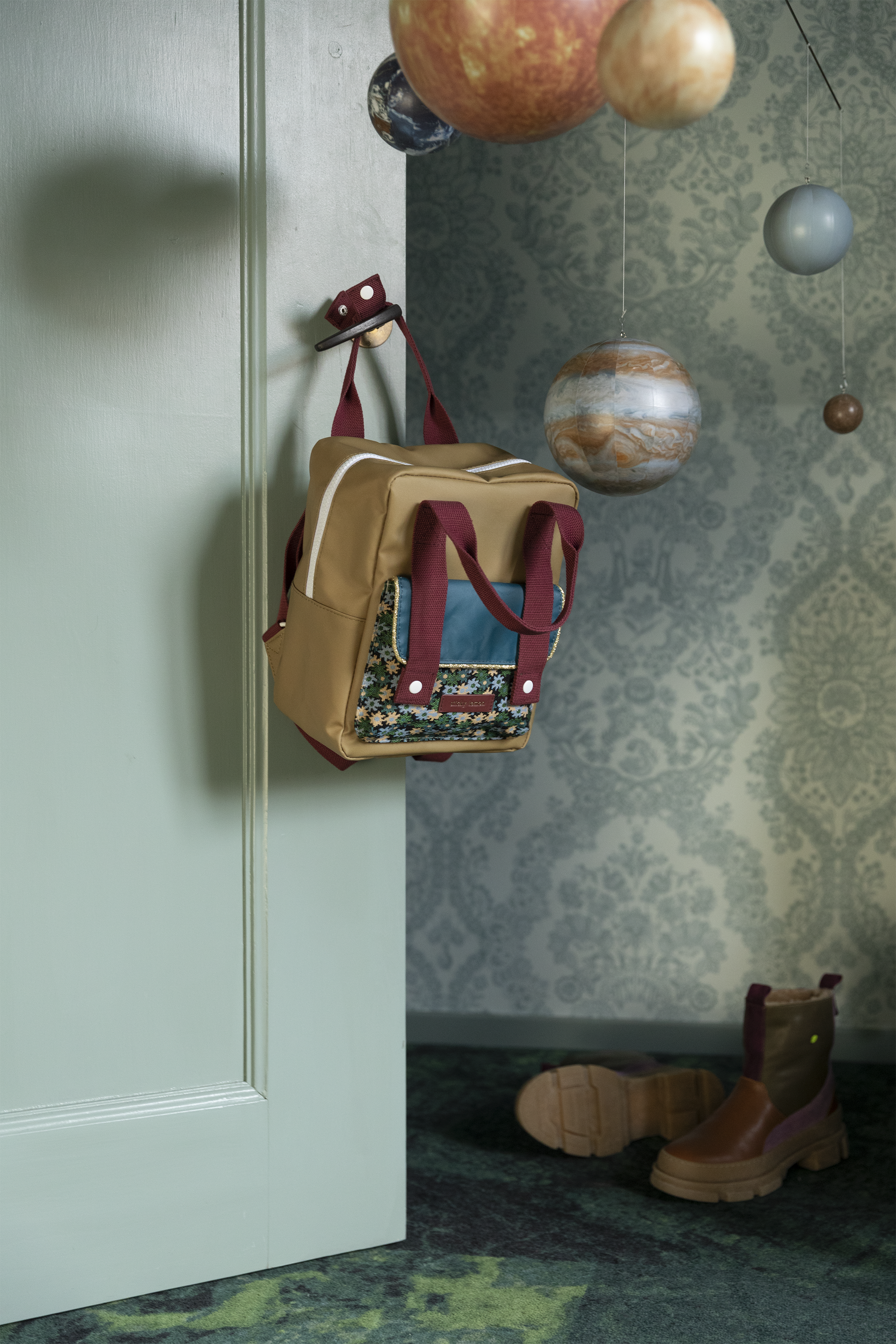 1801957 – Sticky Lemon – backpack small - inventor green + flowerfield